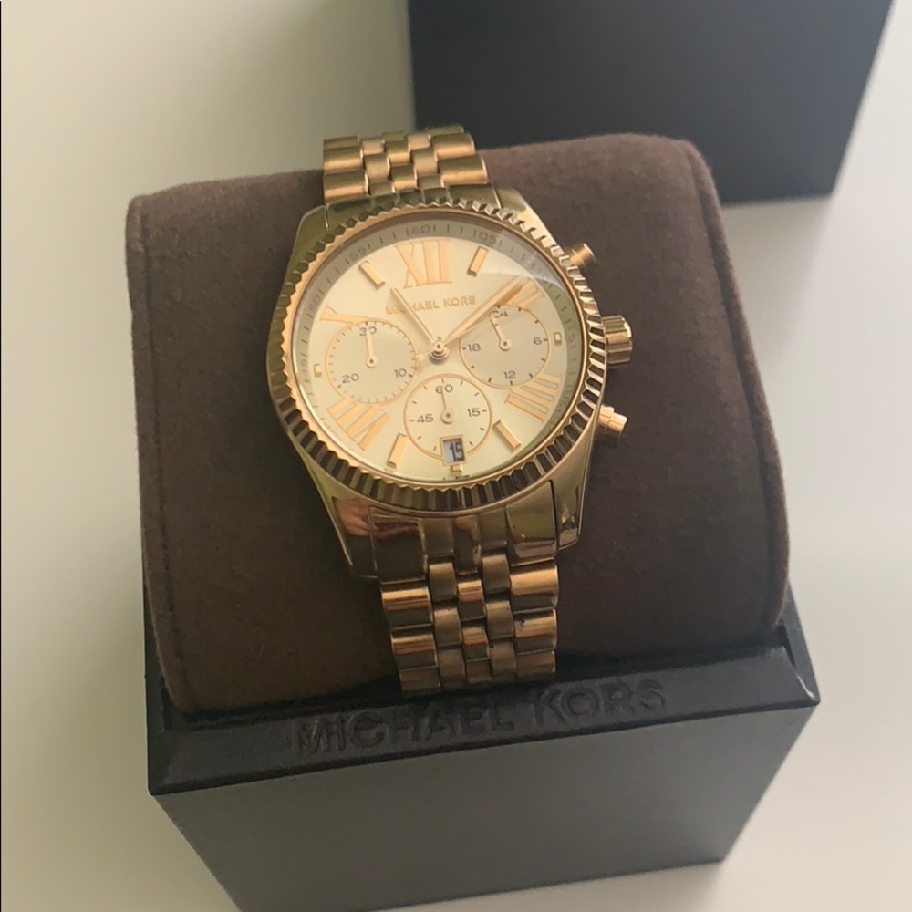 🌟🌟Gold Lexington Michael Kors watch🌟🌟